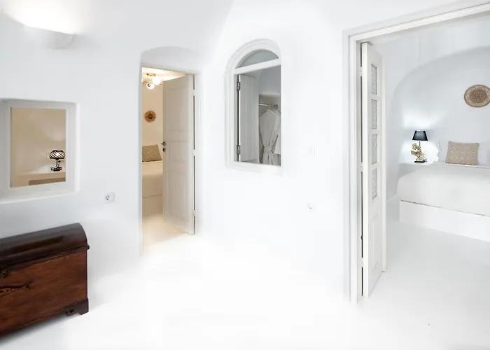 Villa Ambi Santorini *