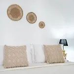 Ambi Santorini Ия