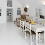 Ambi Santorini * Oia