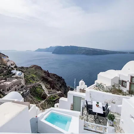 Ambi Santorini Oia