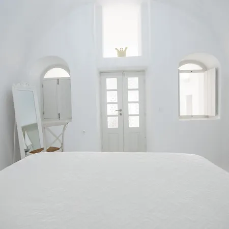 Ambi Santorini *