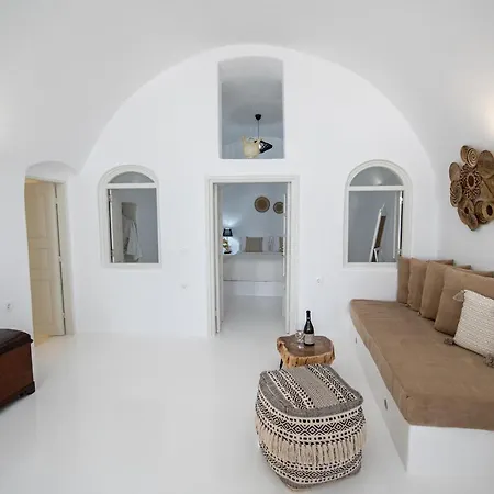 Vila Ambi Santorini *